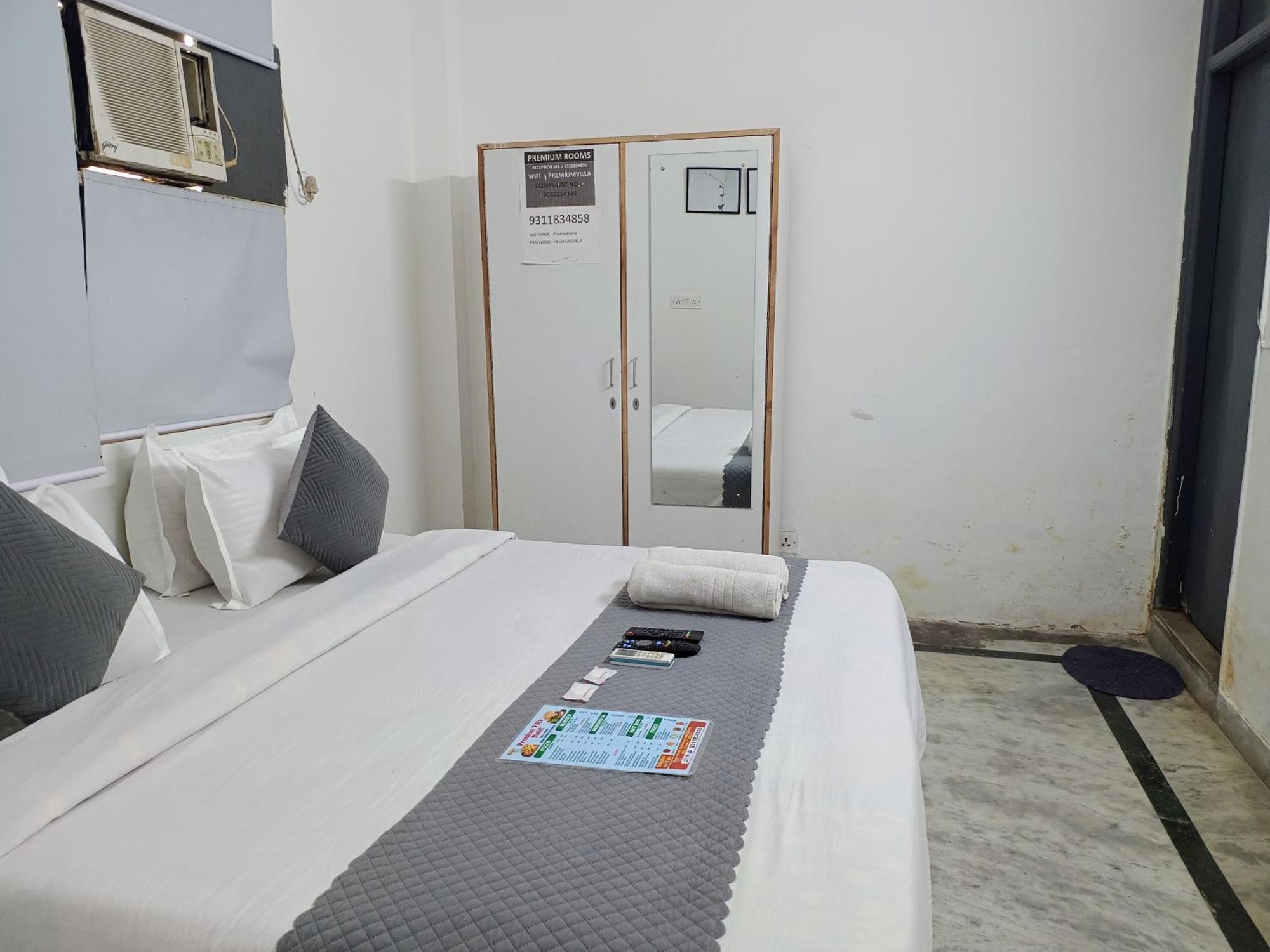 Hotel Hauz Khas Fort View New Delhi Exterior photo